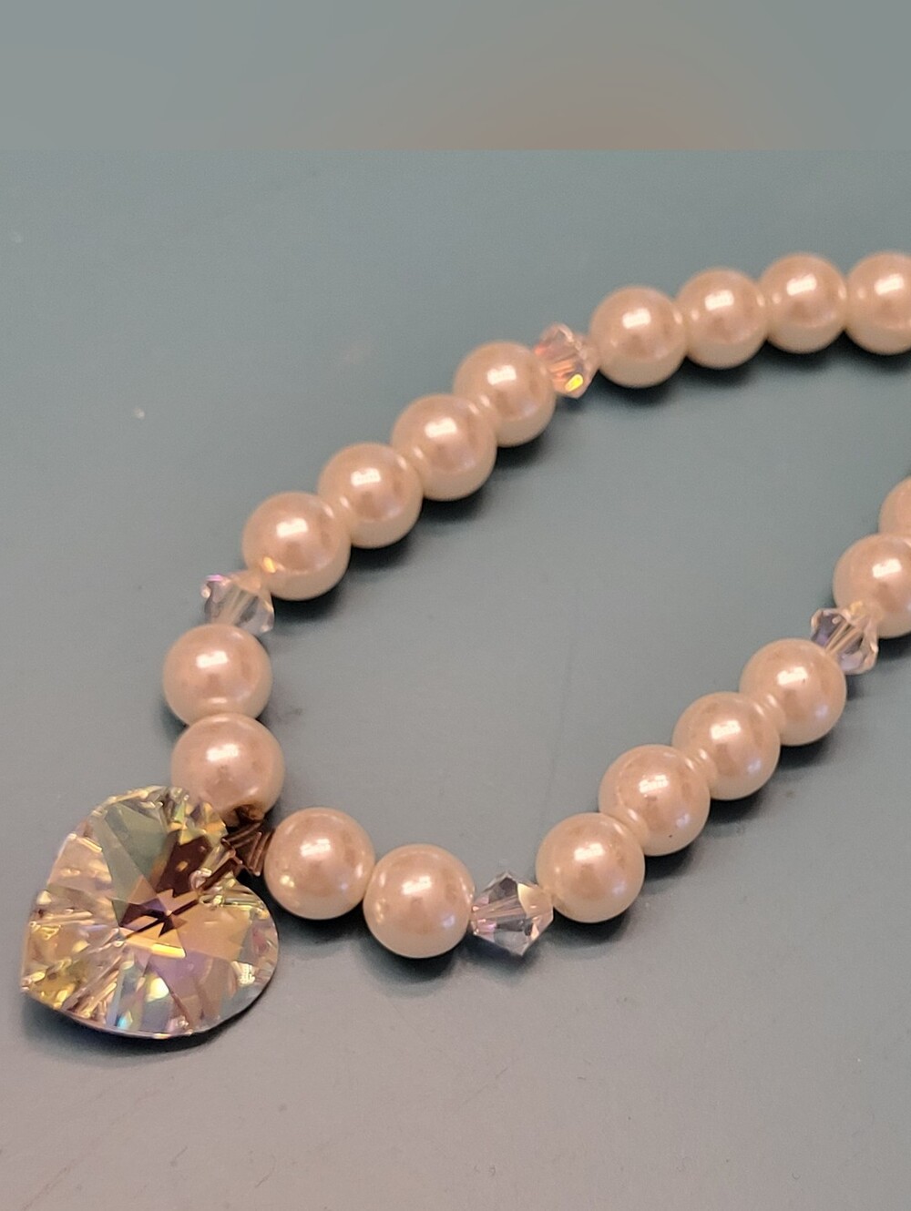 Crystal heart faux pearl bracelet